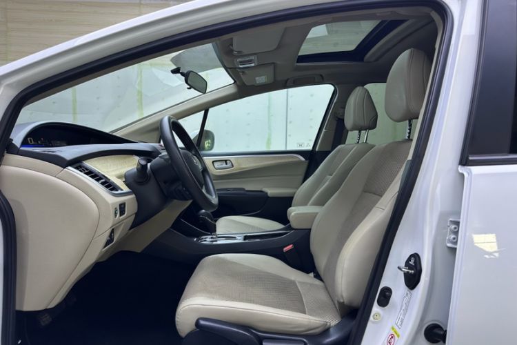 Used Honda Jade 2014 1.8L Automatic Comfort Elite Version 5 Seats
