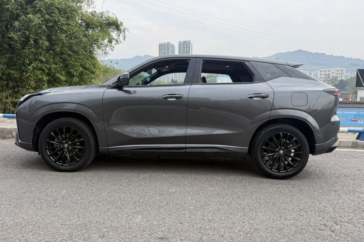 Used CHANGAN UNI-Z New Energy 2024 Blue Whale Smart Electric iDD 125km Leading Model Exterior 7