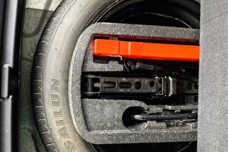 Used Geely Auto Vision X6 2020 1.4T CVT Luxury Edition
