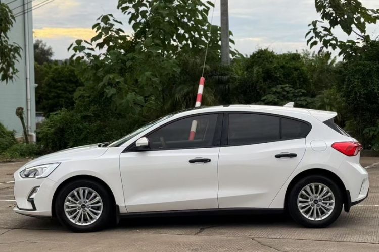 Used Ford Focus 2019 Hatchback EcoBoost 180 Automatic Trendy Model