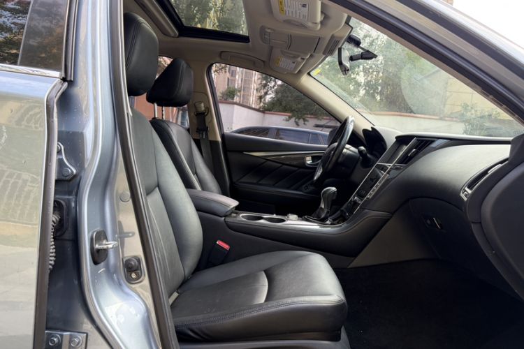 Used Infiniti Q50L 2016 2.0T Comfort Edition
