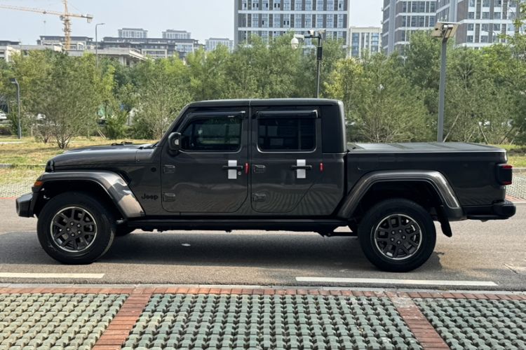 Used Jeep Gladiator 2022 3.6L Pioneer Edition