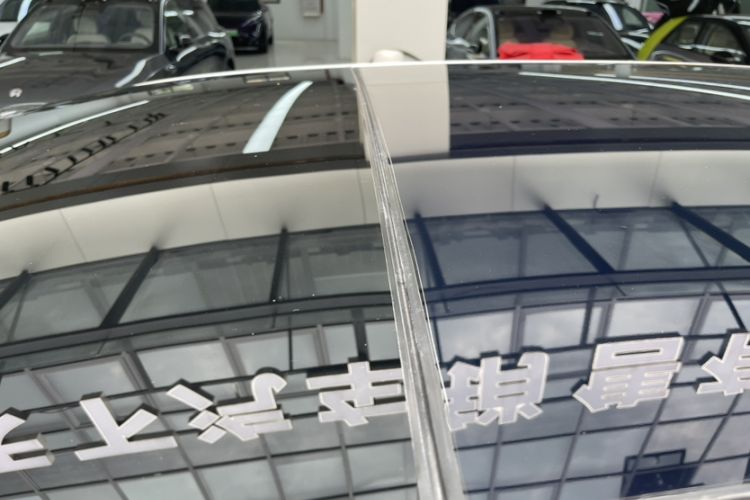 Used ONVO Luxeed L90 2025 Model—Max Six-Seater Version Roof