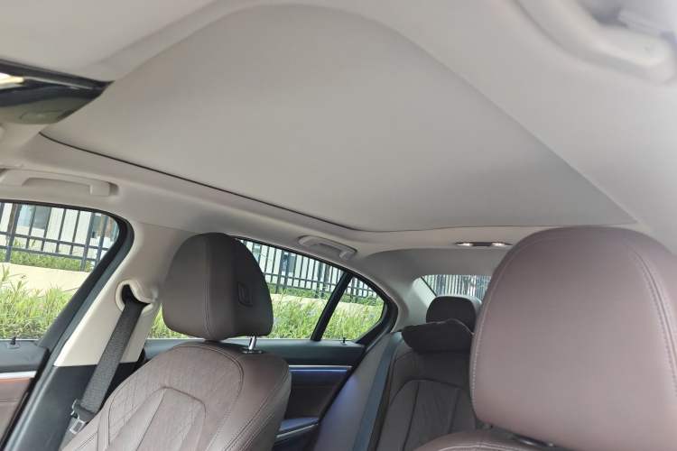 Used BMW i3 2024 eDrive 40 L Midnight Edition Headliner