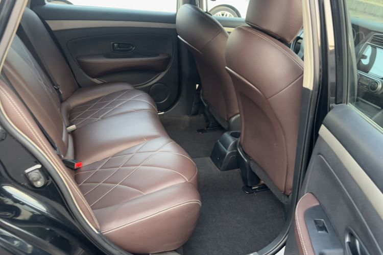 Used Nissan Sylphy 2016 Classic 1.6XE Manual Comfort Edition Interior 2