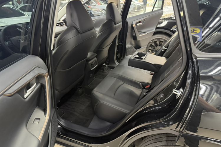 Used Toyota Wildlander 2024 2.0L CVT Two-Wheel Drive Luxury PLUS Edition