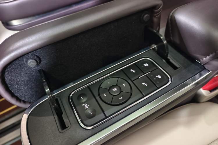 Used GAC Trumpchi M8 2021 Master Series 390T Prestige Edition
