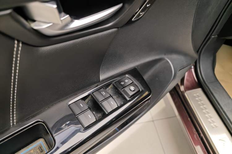 Used GAC Trumpchi GA6 2015 1.8T DCT Luxury Navigation Model Interior 2