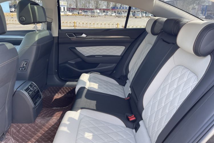 Used Volkswagen Magotan 2023 2 Million Units Commemorative Edition 330TSI DSG Luxury Version Interior 3