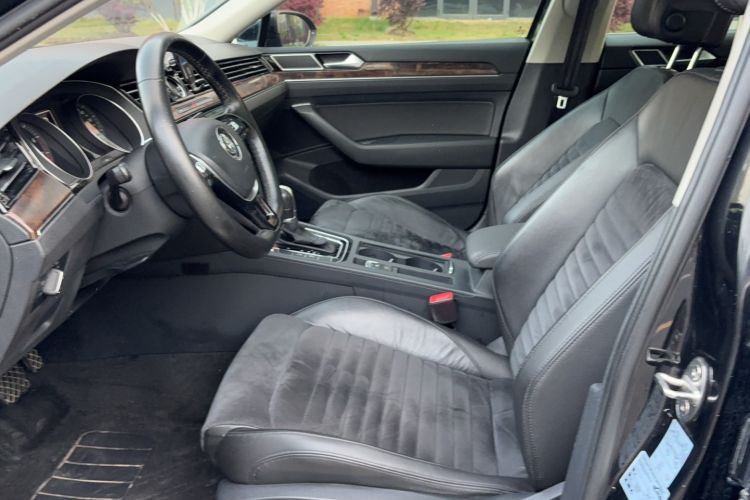 Used Volkswagen Magotan 2017 330TSI DSG Luxury Model Left Front Seat