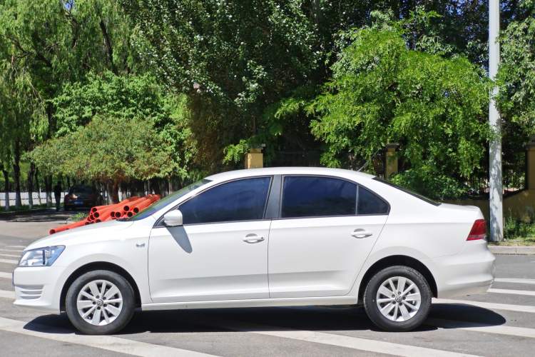 Used Volkswagen Santana 2015 1.6L Automatic Fashion Edition