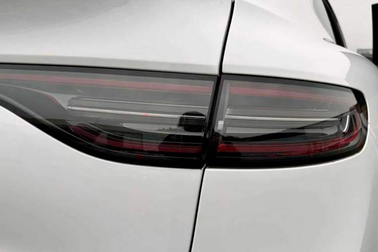 Used Hima Luxeed R7 2024 All-Electric 802 km Max
