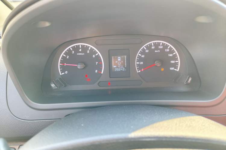 Used FORTHING Lingzhi PLUS 2021 Travel Edition 2.0L Manual Luxury 7-Seater
