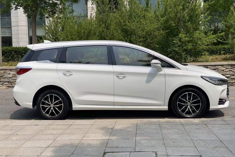 Used BYD Song MAX 2017 1.5T Automatic Smart Connect Elite 7-Seater
