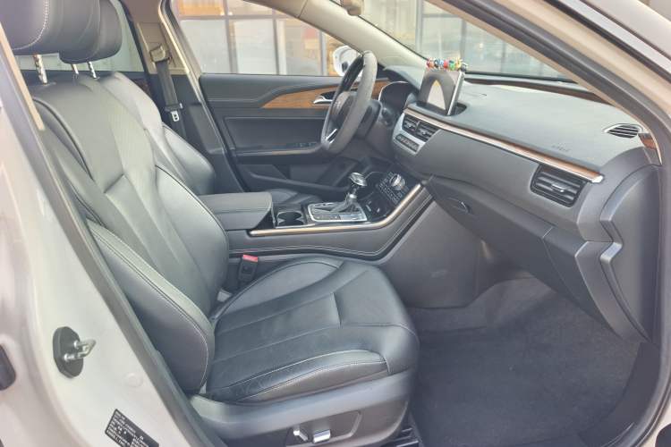 Used Hongqi H5 2018 30TD Smart Connect Dynamic Edition
