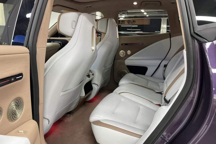 Used Avatr 07 2024 Max Extended-Range Edition Interior 3