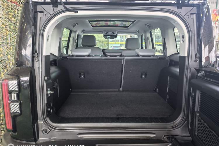 Used BAIC Off-Road BJ40 2024 2.0T All-New Urban Hunter Edition Chivalrous Style