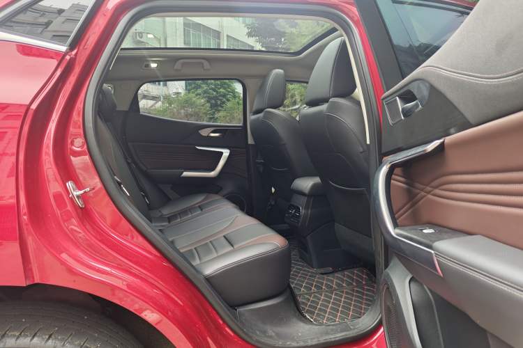 Used Wey VV5 2021 1.5T Two-Wheel Drive Color Pioneer
