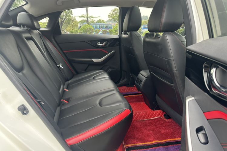 Used Venucia D60 2018 1.6L Manual Smart Connect Elite Edition
