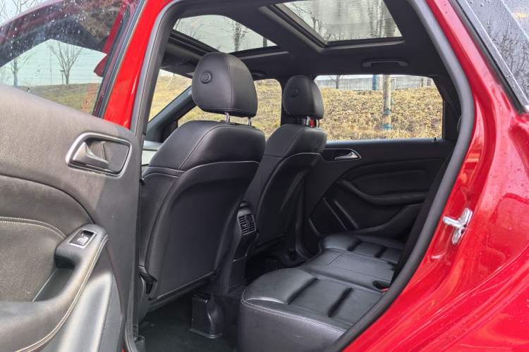 Used Mercedes-Benz B-Class 2015 B 200 Fashion Model