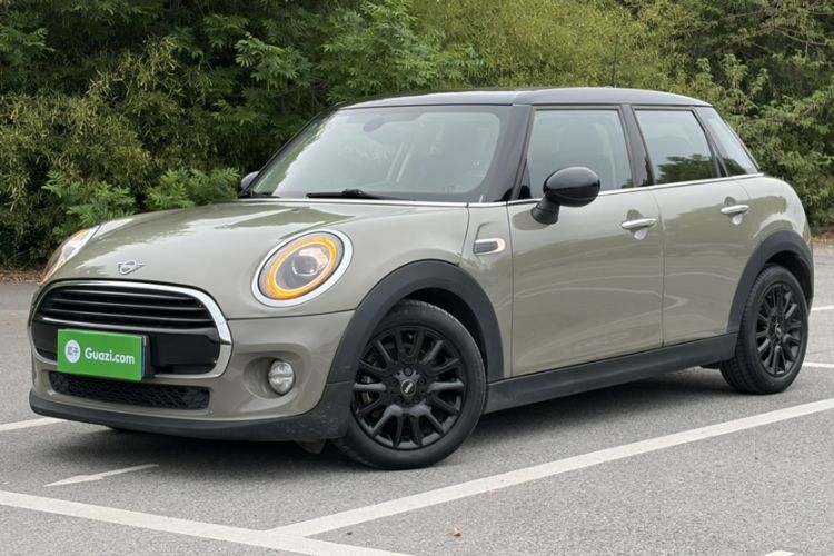 Used MINI 2018 1.5T COOPER Classic Edition Five-Door Version Front Left 45 Deg