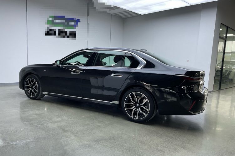 Used BMW 7 Series 2023 735Li M Sport Package
