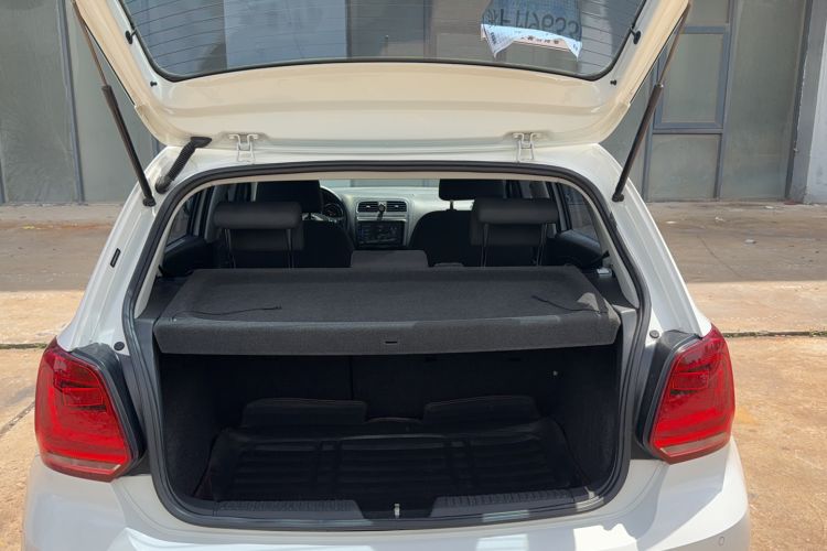 Used Volkswagen Polo 2016 1.6L Automatic Comfort Model