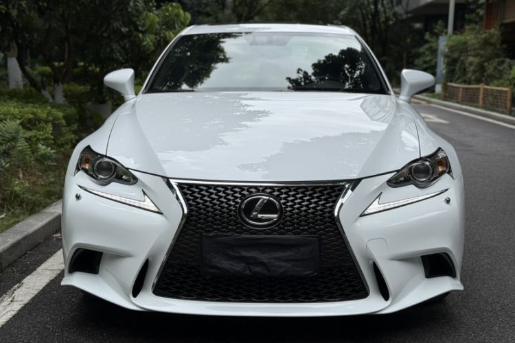 Used Lexus IS 2015 200t F SPORT
