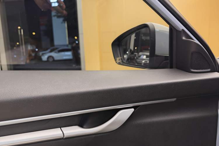 Used Geely Auto Emgrand 2023 4th Generation Champion Edition 1.5L CVT Prestige Model Interior 5