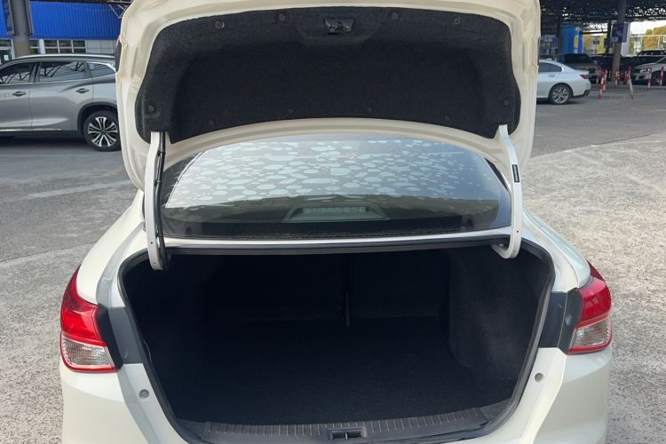 Used Nissan Lannia 2019 1.6L CVT Smart Connect Smart Cool Version China V Standard