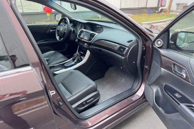 Used Honda Accord 2016 2.4L Luxury Edition
