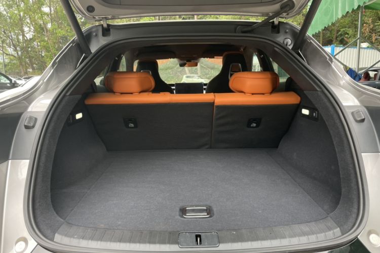 Used Xiaomi Auto YU7 2025 Ultra-Long Range High-Performance All-Wheel-Drive Max Edition
