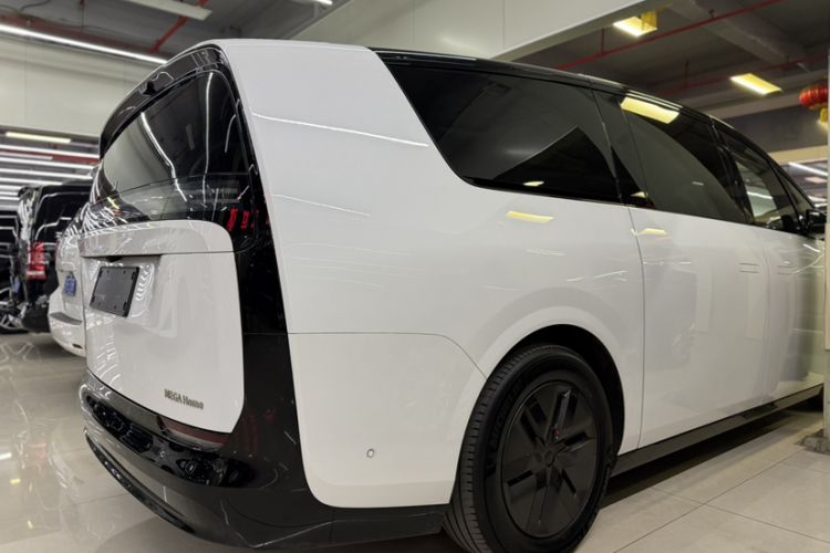 Used Li Auto MEGA 2025 Home Family Special Edition