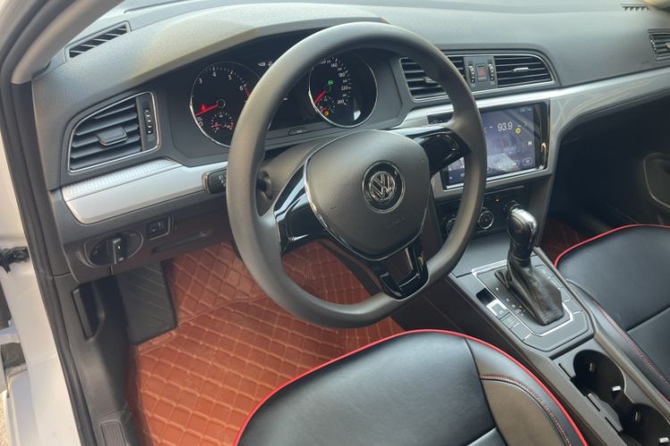 Used Volkswagen Lamando 2018 230TSI DSG Fashion Edition
