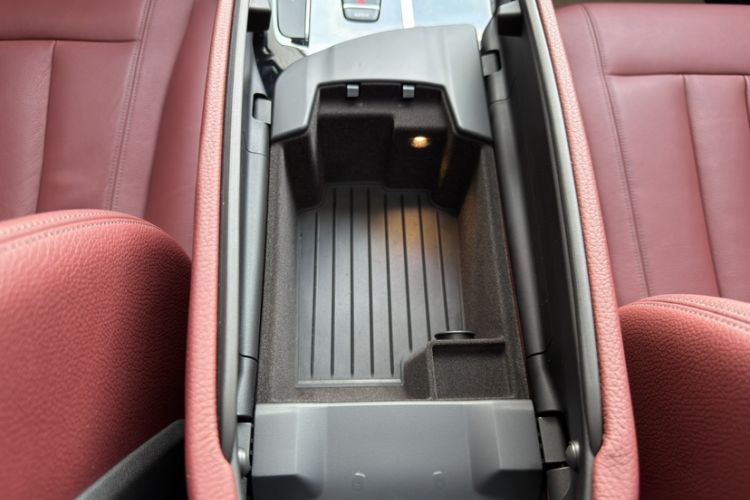 Used BMW 5 Series 2019 Facelifted 530Li Leading Edition M Sport Package
