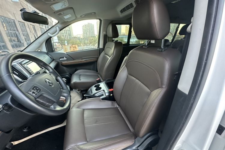 Used FORTHING Lingzhi PLUS 2021 2.0L Manual Luxury 9-Seater