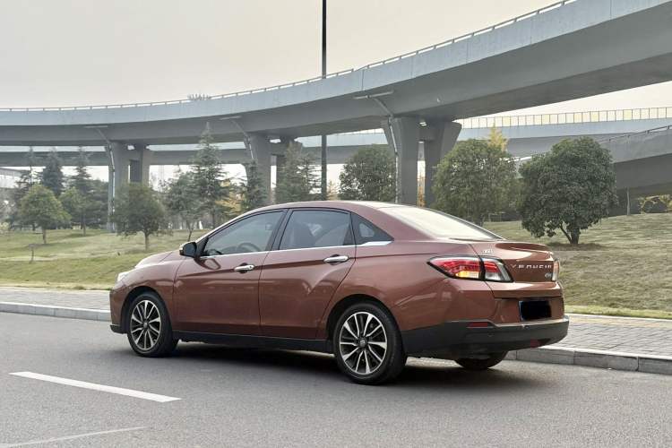 Used Venucia D60 2018 1.6L CVT Smart Connect Luxury Edition
