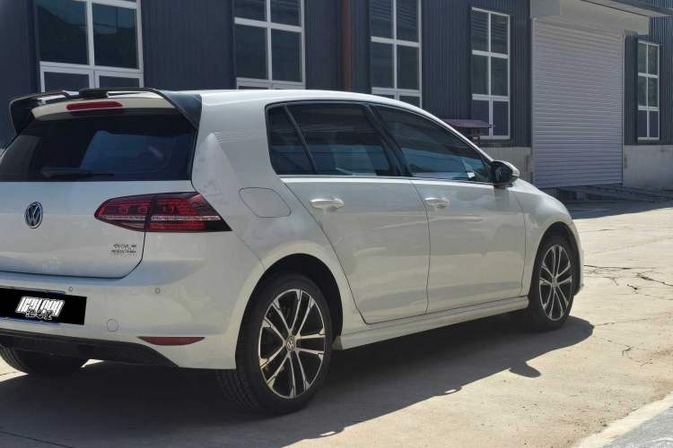 Used Volkswagen Golf 2016 1.4TSI Automatic R-Line