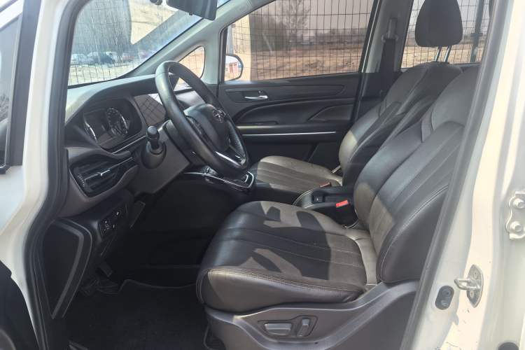 Used GAC Trumpchi M6 2019 270T Automatic Luxury Edition (7-seater) China V Standard Left Front Seat