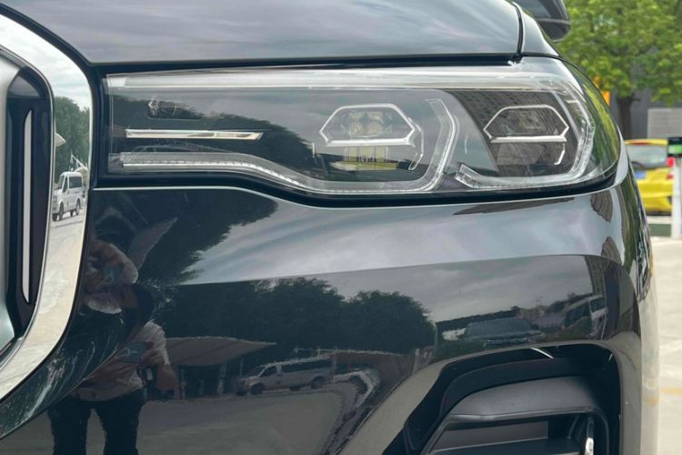 Used BMW X7 2020 xDrive40i Luxury Package with Leading Features