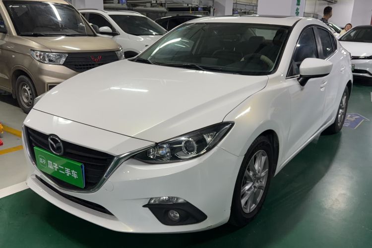 Used Mazda 3 Axela 2016 Sedan 1.5L Automatic Luxury Model