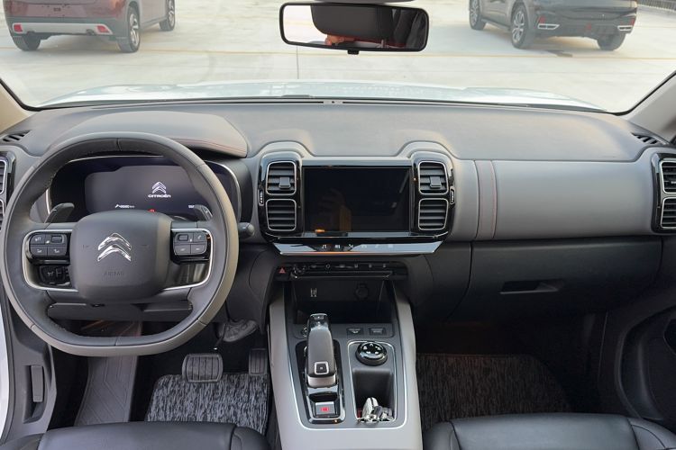 Used Citroen C5 AIRCROSS 2021 400THP Luxury Model Center Console