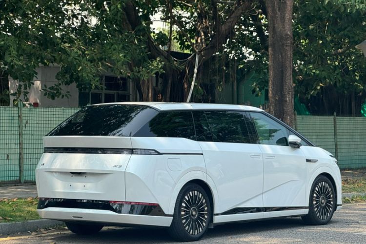 Used XPeng X9 2025 740 Ultra-Long Range Max
