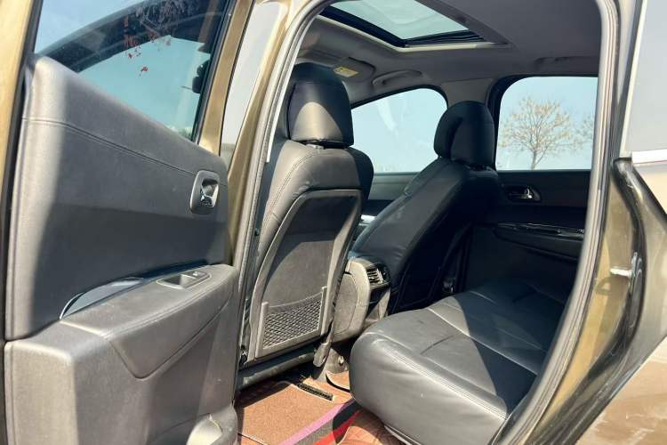 Used Peugeot 3008 2015 2.0L Automatic Classic Edition
