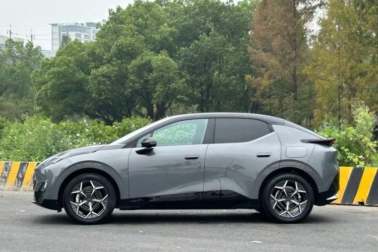 Used Lynk & Co Z20 2025 530 km Range Rear-Wheel Drive Max