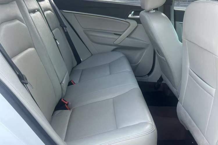 Used Geely Auto Emgrand 2014 Sedan 1.3T Manual Elite Model