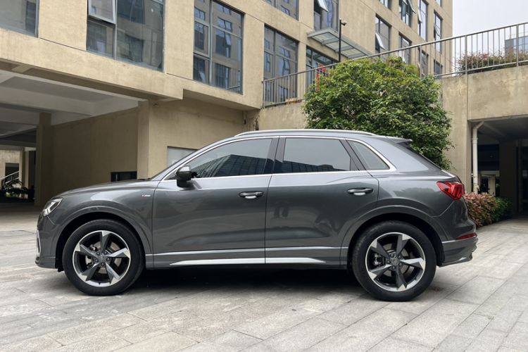 Used Audi Q3 2020 35 TFSI Fashion Dynamic Model Exterior 4