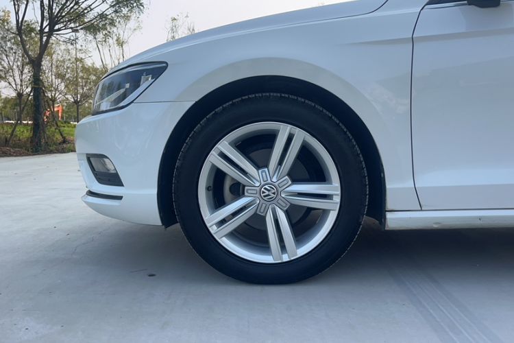 Used Volkswagen Lamando 2015 280TSI DSG Comfort Edition
