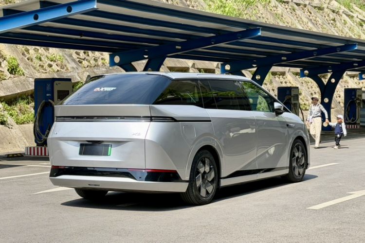 Used XPeng X9 2024 702 Ultra-Long Range Max
