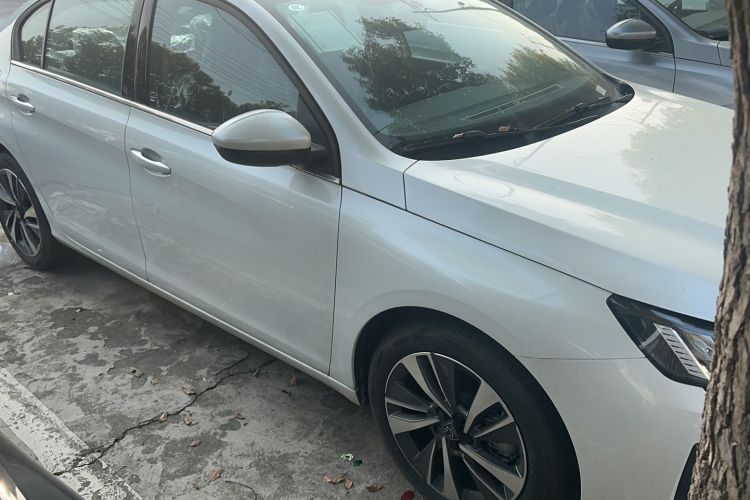 Used Peugeot 408 2022 1.6T Light-Chasing Edition
